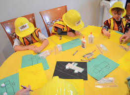 Bauarbeiter Kindergeburtstag Mottoparty Indoor Spiele Kindergeburtstag Spiele Kindergeburtstag 4 Jahrige Kinder Geburtstag Spiele