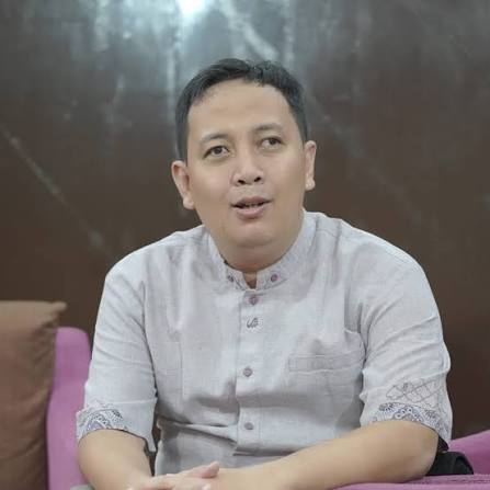 Ustadz Rizqi Awal