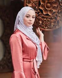 Vivy yusof merupakan salah satu hijabers yang menginspirasi wanita lainnya. Biodata Usahawan Vivy Yusof Isteri Fadza Anuar Iluminasi