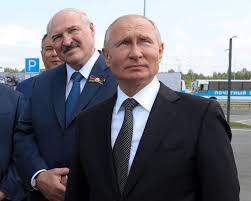 Dort wurde der zwischenzeitlich aus belarus geflohene journalist roman protasewitsch von sicherheitskräften festgenommen. Putin Unterstutzt Lukaschenko Mit Milliardenkredit Manager Magazin