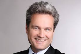 Gerd Güssler ist Geschäftsführer von KVpro.de. Sein Haus kommt zu dem Fazit, &middot; PKV: Gezerre um das Tarifwechselrecht - tarifwechsel-pkv-heroy