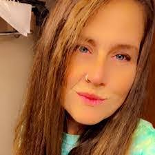 Lucy Easterday's Instagram, Twitter & Facebook