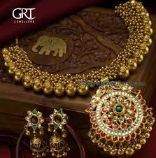 Swirls Kundan Set By Grt Jewellers Beautiful Gold Necklaces Gold Jewelry Necklace Gold Jewellery Design