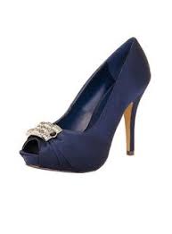 Le talon fermé et la semelle intérieure en cuir promettent les sandalettes jamila de 9 cm de talon prouvent que le bleu marine est au moins aussi cool. 360 Chaussures A Talon Bleu Ideen Schuhe Schuhe Frauen Extravagante Schuhe