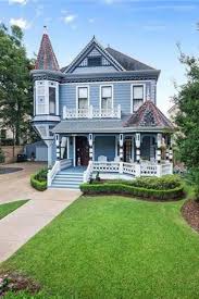 1889 Victorian For Sale In New Orleans Louisiana Captivating Houses In 2020 Victorian House Colors Victorian Homes New Orleans Homes