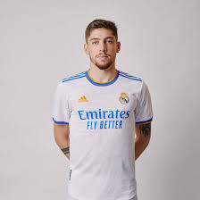 Sehen sie alle klassischen trikots von real madrid im football kit archive. Real Madrid 2021 22 Heimtrikot