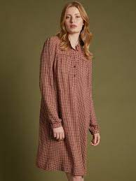 The check shirt dress comes from asos petite. Robe Chemise Carreaux Femme Etamine De Laine Carreaux Roux Ecru Femme Vetement Et Deco Cyrillus