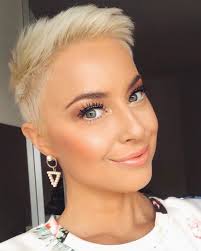It is a simple hairstyle with a she wore a lovely white blouse to pair with her long sandy blonde hairstyle with layers and highlights. 50 Fresh Short Blonde Hair Ideas To Update Your Style In 2020