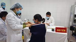 Theo đó, ba tháng sau khi tiêm thử nghiệm trên nhóm nhỏ người tình nguyện, vaccine này sẽ được triển khai tiêm trên nhóm tình nguyện lớn hơn là 400 người, theo hình thức triển khai. Sáº½ Co Them Ä'á»'i TÆ°á»£ng Ä'Æ°á»£c Æ°u Tien Tiem Váº¯c Xin Covid 19 Miá»…n Phi