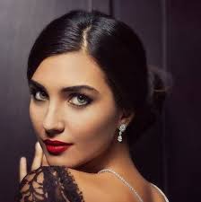 Tuba Bykstn Tuba Byjykystyn Born 5 July 1982 Is A Turkish Actress Following Appearances In Television Commercials Bykstn Made Her T Tuba Tuba Buyukustun Beauty