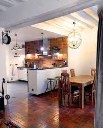 Dungi desene animate si benzi desenate fond imitație flori altele geometric abstract clasic. Cuisine Ouverte Avec Mur En Brique Tomettes Et Poutres Blanches Architecture Interieure Pour Edeco Re Deco Chambre Grise Salle A Manger Moderne Tomette Rouge