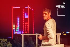 Braunschweigische Landessparkasse Du Springst Gern Von Level Zu Level Hier Kommt Der Endboss Zockt Auf Braunschweigs Grosstem Display Und Knackt Den Tetris Highscore Jeden Tag Ab 22 00 Uhr Auf Dem