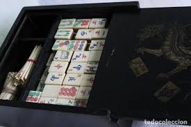 Descubre las mejores ofertas en juegos educativos de mesa chino de tiendas de deportes y entretenimiento y juguetes y pasatiempos comprando en la gran selección online en aliexpress. Antiguo Juego Chino Mahjong Original Con Realizacion Artesanal De Hueso O Marfil Y Mikado Juegos Chinos Juegos De Mesa Antiguos Los Originales