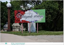 Budapest ferenc liszt international airport is 55 mi from the property. Nemzeti Osszetartozas Napja Kiralyszallas Bakonyihirek Hu Adatlap