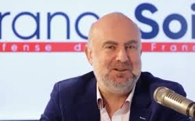 Les médias non indépendants sont au service de l'Etat et ne jouent plus  leur rôle" Eric Verhaeghe