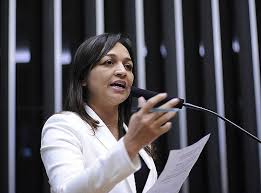 Resultado de imagem para Eliziane Gama