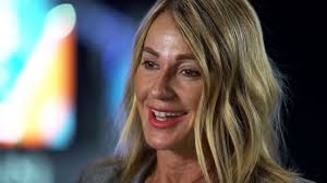 Nadia andou sobre a trave, aparelho do qual as crianças tinham medo, saltou e cumpriu os requisitos da prova para iniciar seus treinamentos aos seis anos de idade. Nadia Comaneci Reflects On Her Perfect 10 41 Years Later Youtube