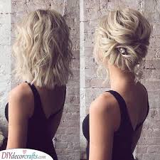 An Easy Twist Wedding Hairstyles For Medium Length Hair Easy Hair Hai Hairstyles For Medium Length Hair Easy Short Wedding Hair Medium Length Hair Styles