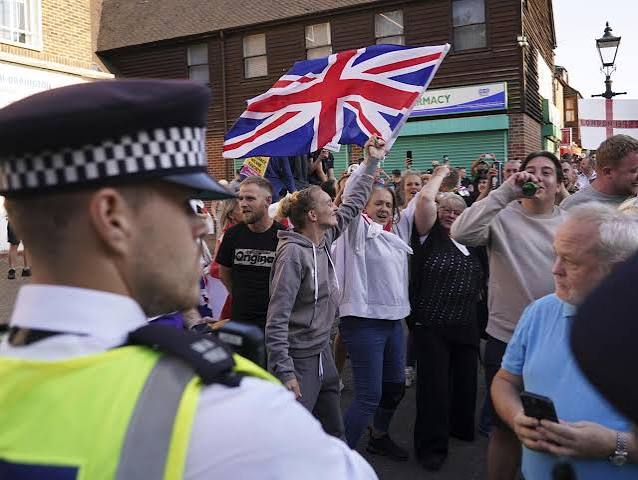 UK to introduce new legal routes for asylum seekers, refugees - RFI