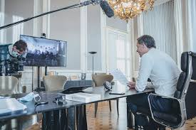 There is no big foresight, this is not some kind of big play. Premier Alexander De Croo Leest Vanuit De Wetstraat Griekse Mythe Voor Aan Leerlingen Van Basisschool De Rijdtmeersen In Brakel Brakel Hln Be