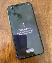 Aaron Zollo On Twitter Yes Overheating Is Still An Issue On Some Iphones On The Beta This Is An Iphone Xs That Had The Apple Leather Case On It On Ios 14