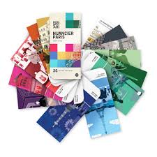 On associe très souvent les espaces de vie nuancier decoration couleur pantone maison objet deco accessoire deco. In The Mood For Paris Accessoires Bucher Reisefuhrer Mode Mother S Finest