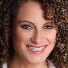 Anna Vinci's Instagram, Twitter & Facebook