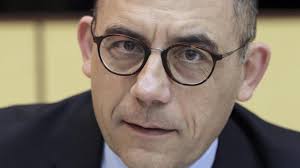 Biographie, actualités, émissions sur france inter. Exclu Pourquoi Le Depute De L Eure Bruno Questel Revele Avoir Ete Victime D Un Pedophile