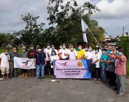 Bina ayat 5 aktiviti gotong royong kata kerja kata kerja. Jaga Kebersihan Kawasan Perumahan