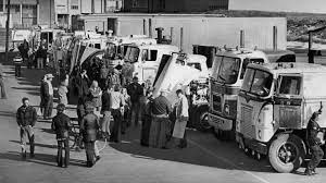 Dozens of commercial truck drivers honked their horns as they circled the u.s. When Truckers Shut Down America To Protest Oil Prices And Became Folk Heroes History