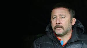 Özer yalçın için kilyos merkez camisi'nde ikindi namazının ardından cenaze namazı kılınırken, yalçın'ın ailesiyle birlikte, spor, iş ve sanat dünyasının önemli isimleri namazda hazır bulundu. Sergen Yalcin In Babasi Ozen Yalcin Hayatini Kaybetti Ntv