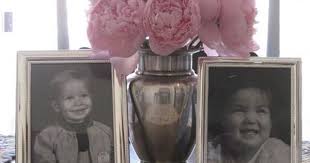 Damit ihre babyshower unvergesslich wird. Display Baby Pictures Of Mom And Dad To Be Baby Shower Pictures Baby Shower Princess Baby Shower