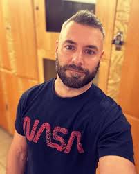 Richard Madej's Instagram, Twitter & Facebook