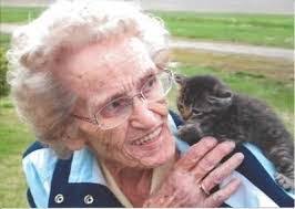 Evelyn Sanders's Instagram, Twitter & Facebook