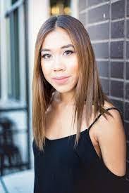 Deanna Hoy's Instagram, Twitter & Facebook