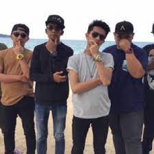Biodata kumpulan floor 88 lagu zalikha |kumpulan yang semakin dikenali menerusi lagu berjudul zalikha iaitu floor 88 band. Kenali Kumpulan Floor 88 Pelantun Lagu Zalikha Encikshino Com
