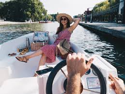 Ce rallye sur le canal de l'ourcq est un team building original sur l'eau ! Bateau Sur Le Canal De L Ourcq Balade En Bateau Electrique Et Sans Permis Mademoiselle Voyage
