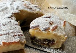 Per guarnire la torta la crostata ricotta e marmellata è pronta per essere infornata. Crostata Crema Marmellata Crema Pasticcera Limone Fichi Pinoli
