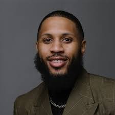 Daryl Holman's Instagram, Twitter & Facebook