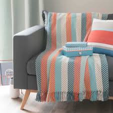 Copriletto A Righe E Frange In Cotone 160 X 210 Cm Maisons Du Monde Deco Maison Jete De Canape Mobilier De Salon