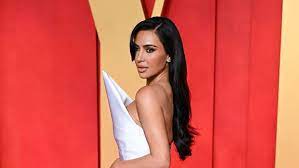 Ungewohnter Anblick: Kim Kardashian feiert mit Kanye Wests Frau - n-tv.de