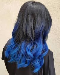 tie and dye brune cheveux longs boucles coiffure couleur de cheveux noires frisuren lange haare blonde strahnen frisuren lange haare blond gefarbte haarspitzen