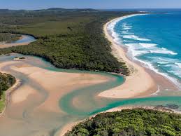A thriving regional centre with easy access to gorgeous beaches, a marine park, beautiful countryside, famous tourist attractions, markets and a bustling shopping and business district, coffs harbour is a great place to visit, live and learn. 5 Best Beaches In Coffs Harbour Australian Traveller Australian Traveller