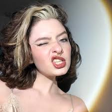 maybe it's maybelline, maybe i've got 1 MILLION FOLLOWERS 😳