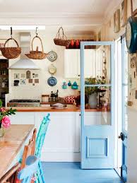 La imagen que vemos arriba nos muestra un estupendo diseño de cocina rústica con muebles y revestimientos de madera laminada. 17 Cocinas Rusticas Con Encanto Cocinas De Estilo Rustico