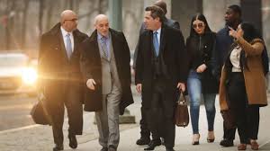 And mexico, was arrested at dulles international airport and is expected to appear in federal court in washington on 12, 2019 file photo, emma coronel aispuro, center, wife of joaquin el chapo guzman, leaves federal court in new york. Die Spektakularsten Zeugenaussagen Im El Chapo Prozess