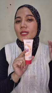Kulit kalian kusam? Sini sini aku kasih tau solusinya yaitu sunscreen dari  @itsomgbeauty yang bikin wajah kalian tetap stay