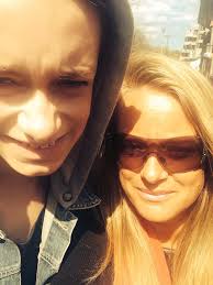 Who can recommend a great guitar tutor for beginner weekly lessons in Noosa?