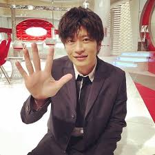 nami さんはinstagramを利用しています 田中圭くん 手が大きいの顔が小さいのか どっちもだね 来週のおしゃれイズムは中村倫也くんですね ﾀﾉｼﾐﾀﾞﾈ 田中圭 顔小さい おしゃれイズム 中村倫也 田中 圭 顔 俳優