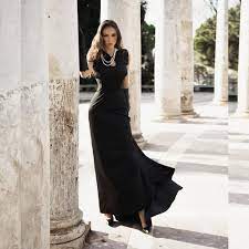 También puedes rellenar el formulario de contacto, indícanos tu talla, referencia del vestido, día de entrega y devolución. Alquiler Vestidos De Novia Y Fiesta De Diseno En Barcelona